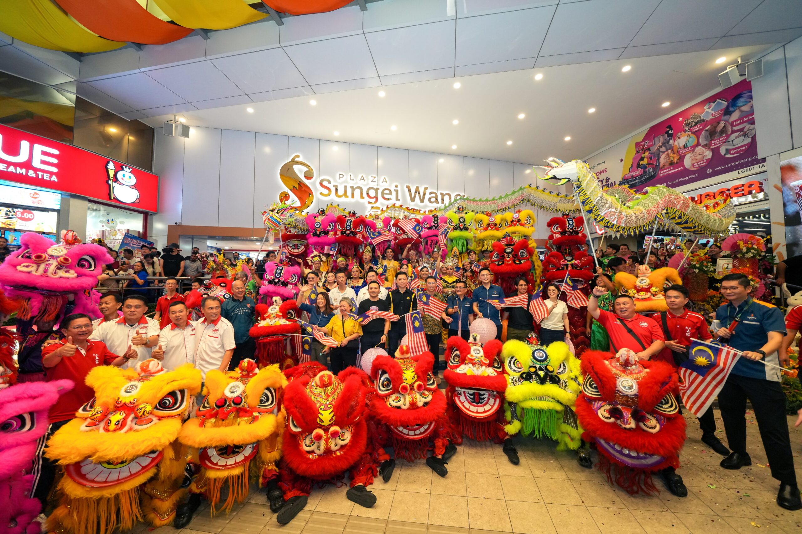 Sungei Wang Plaza “Moonlit Blossom Lantern Parade” Concludes Successfully As Thousands Light Up streets of Bukit Bintang