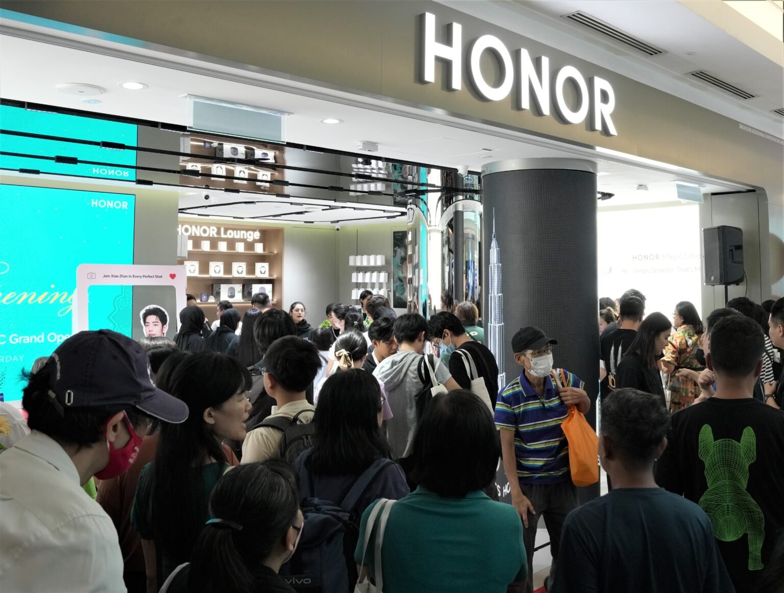 HONOR Opens 100th Store at KLCC - KL Happenings