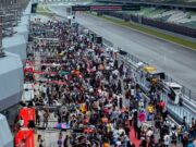 SUPER GT racing series was a resounding success, drawing a large crowd of over 75,000 fans to the Sepang International Circuit