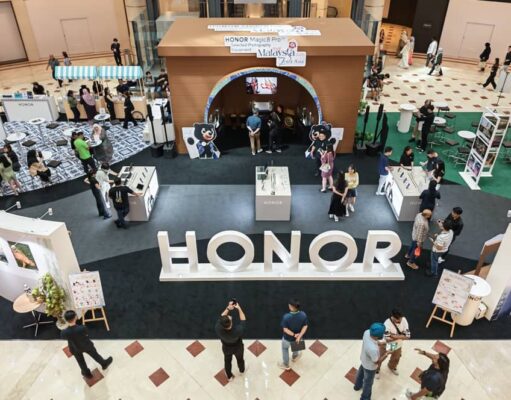 HONOR Marks the New Year with Five Magic8 Pro Roadshows Featuring National Landmarks and Wayang Kulit Photo Zones