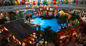 THE CURVE UNVEILS “ALUNAN SYAWAL DI KAMPUNG PESISIR”: A NOSTALGIC COASTAL CELEBRATION FEATURING ITS FIRST-EVER ORIGINAL RAYA SONG