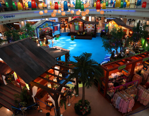 THE CURVE UNVEILS “ALUNAN SYAWAL DI KAMPUNG PESISIR”: A NOSTALGIC COASTAL CELEBRATION FEATURING ITS FIRST-EVER ORIGINAL RAYA SONG