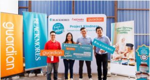 Blackmores Malaysia, in partnership with Guardian Malaysia and Kechara Soup Kitchen (KSK), conducted an essential aid distribution as part of the “Project Kindness” initiative.