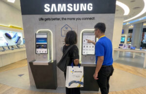 CelcomDigi in collaboration with Samsung Malaysia continues to evolve the telco retail experience with the nationwide rollout of the Endless Aisle
