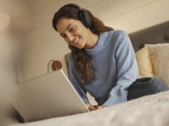 Jabra Expands Hybrid Work Solutions with Evolve3 Headsets & PanaCast Room Kit