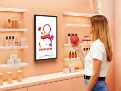 Samsung Expands Award-Winning Spatial Signage Lineup With Global Launch of 32-Inch Model